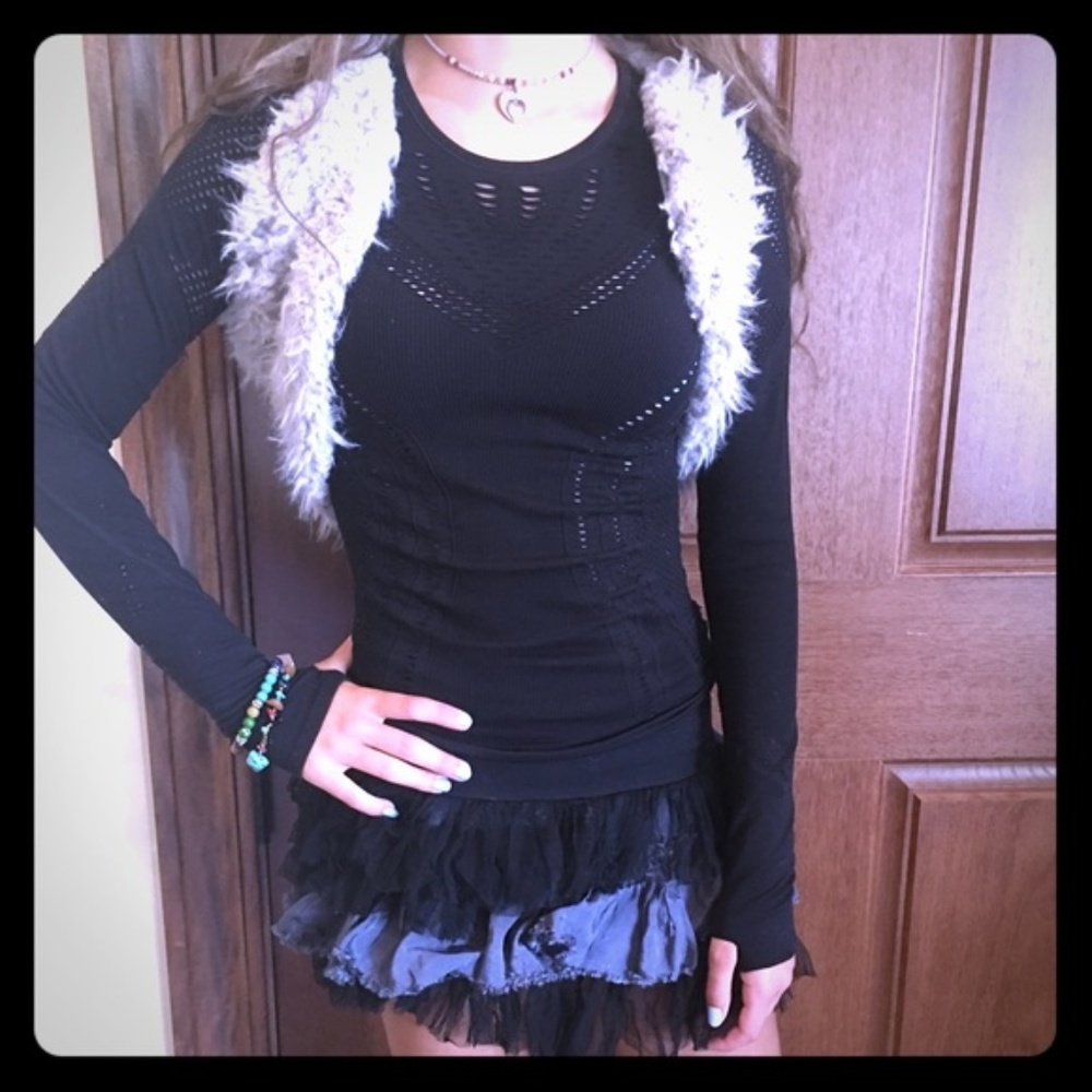 SOLD IN BUNDLE - NWT Free People Mini Skirt , Blk & Grey Left - Picture 4 of 4